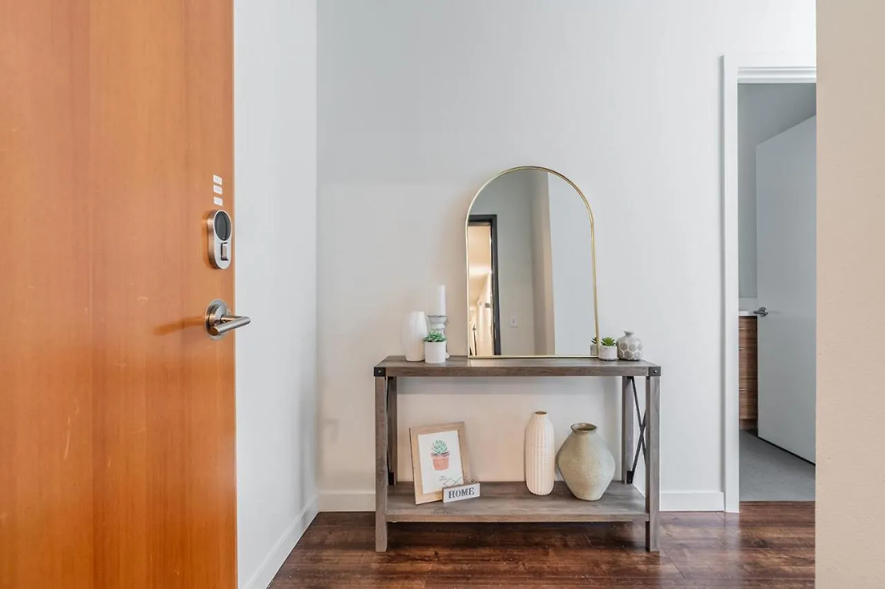 Close Downtown Modern Apartment - Pet Friendly, Wifi, Rooftop Views Seattle 0*,